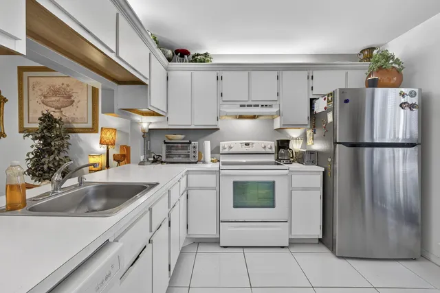 $209,900 | 3593 Crab Apple Trail, Unit B, Lake Worth, FL 33467