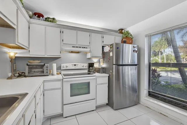 $209,900 | 3593 Crab Apple Trail, Unit B, Lake Worth, FL 33467