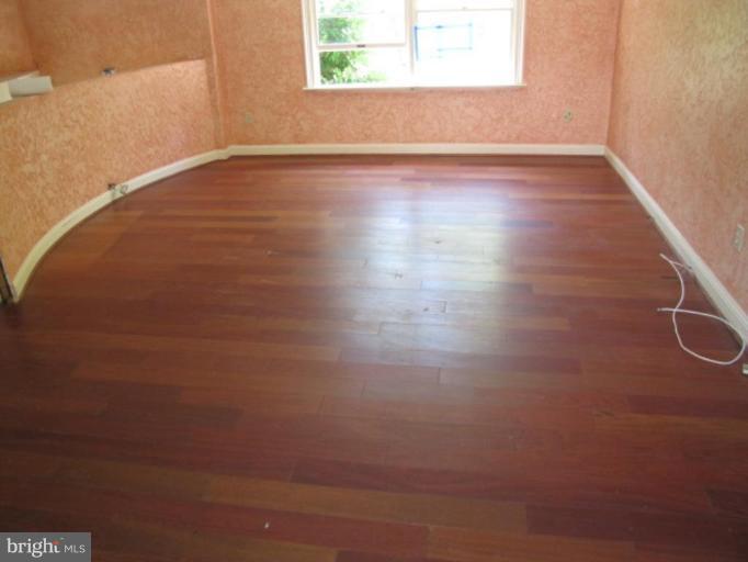 14429 Good Hope Road Silver Spring, MD 20905 - Photo 3 of 9 Living Room