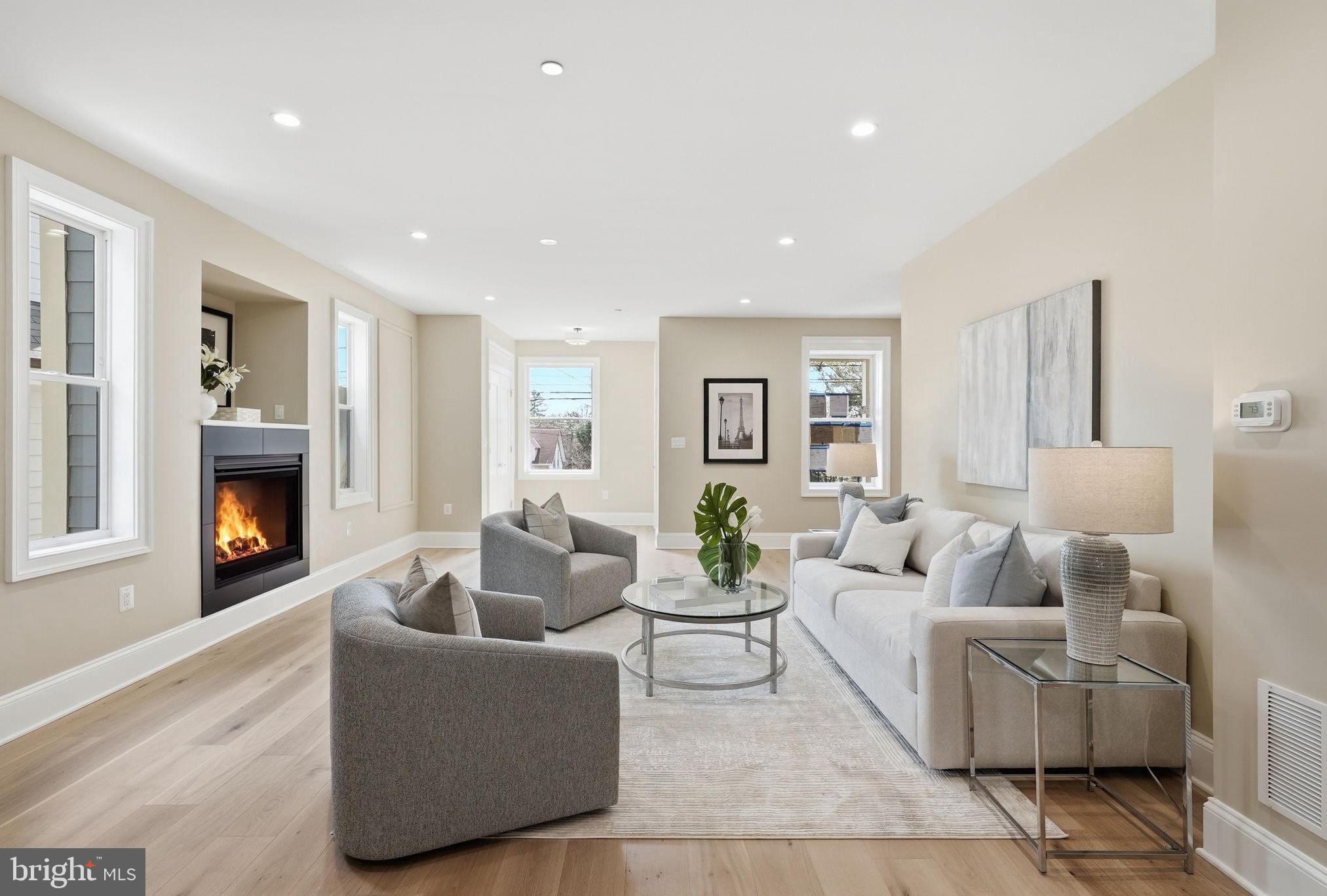 5047 MacArthur Boulevard Northwest Washington, DC 20016 - Photo 4 of 67 Warm & inviting - abundance of natural light
