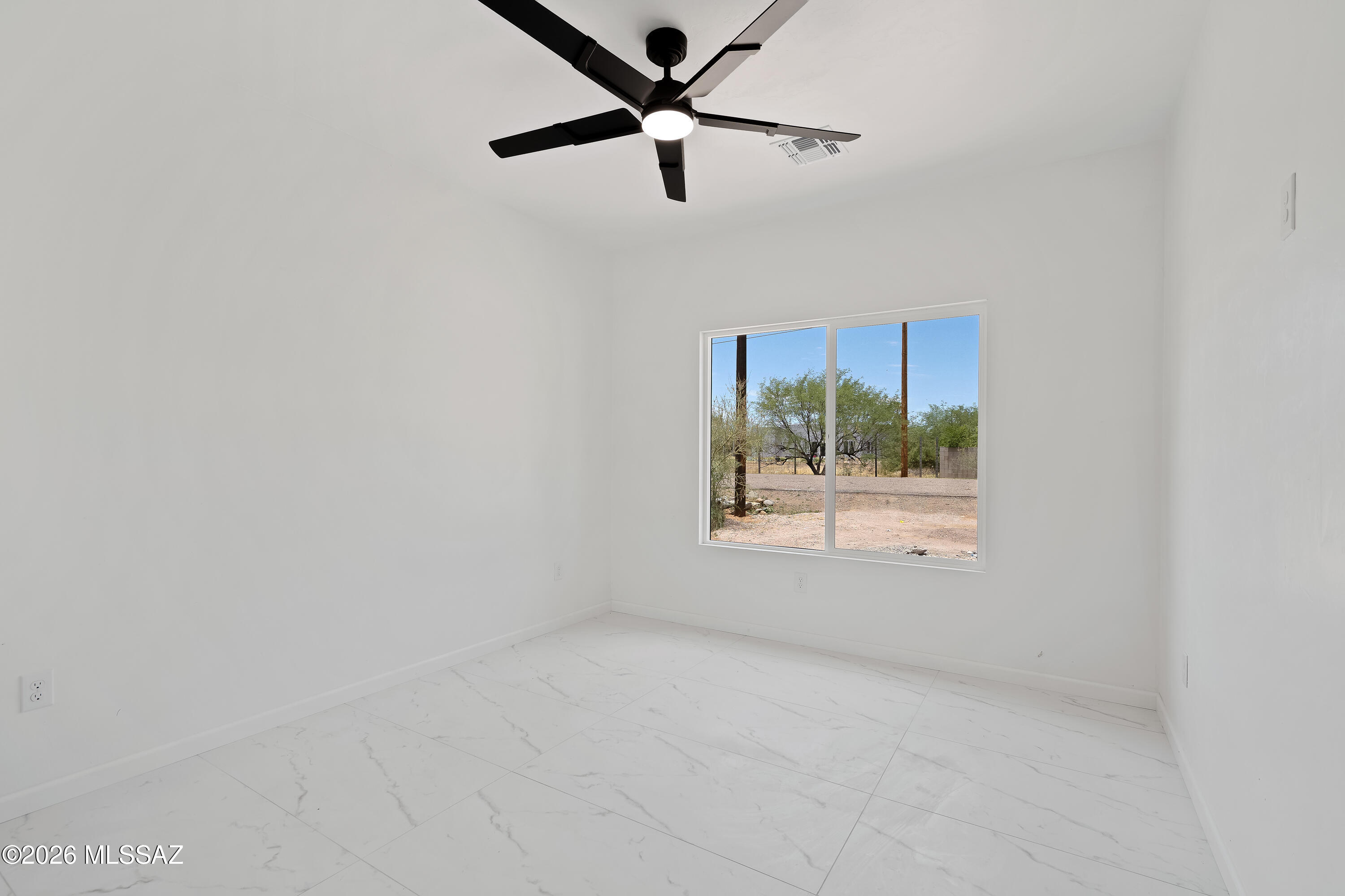 1708 Camino Rivera Rio Rico, AZ 85648 - Photo 22 of 29 2 Interiors-18