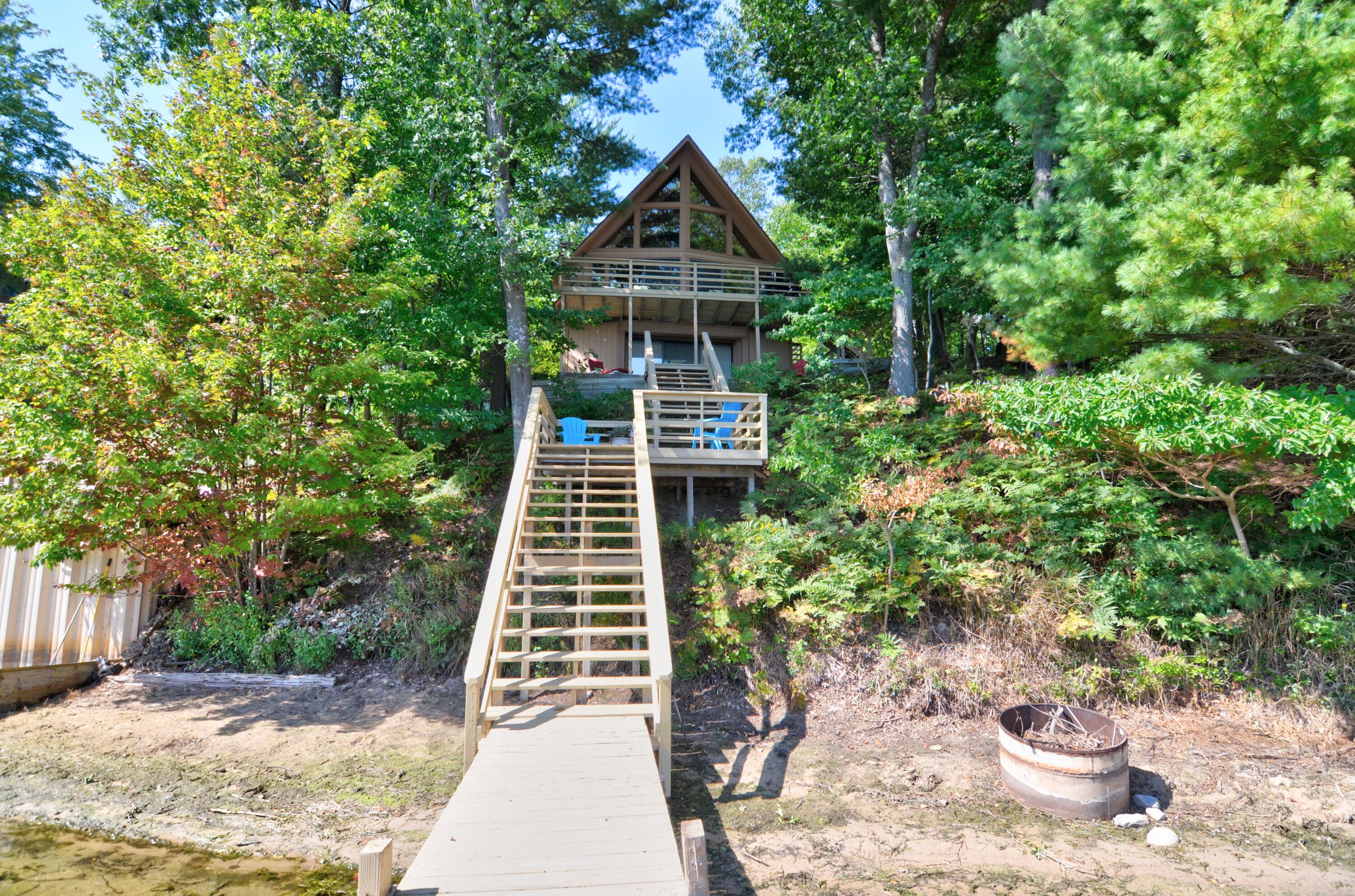 5714 Longbridge Road Pentwater, MI 49449 - Photo 2 of 23 Set13