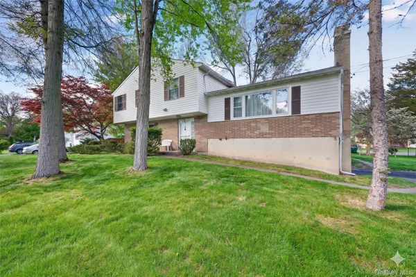 $500,000 | 2 Gary Place, Wappingers Falls, NY 12590