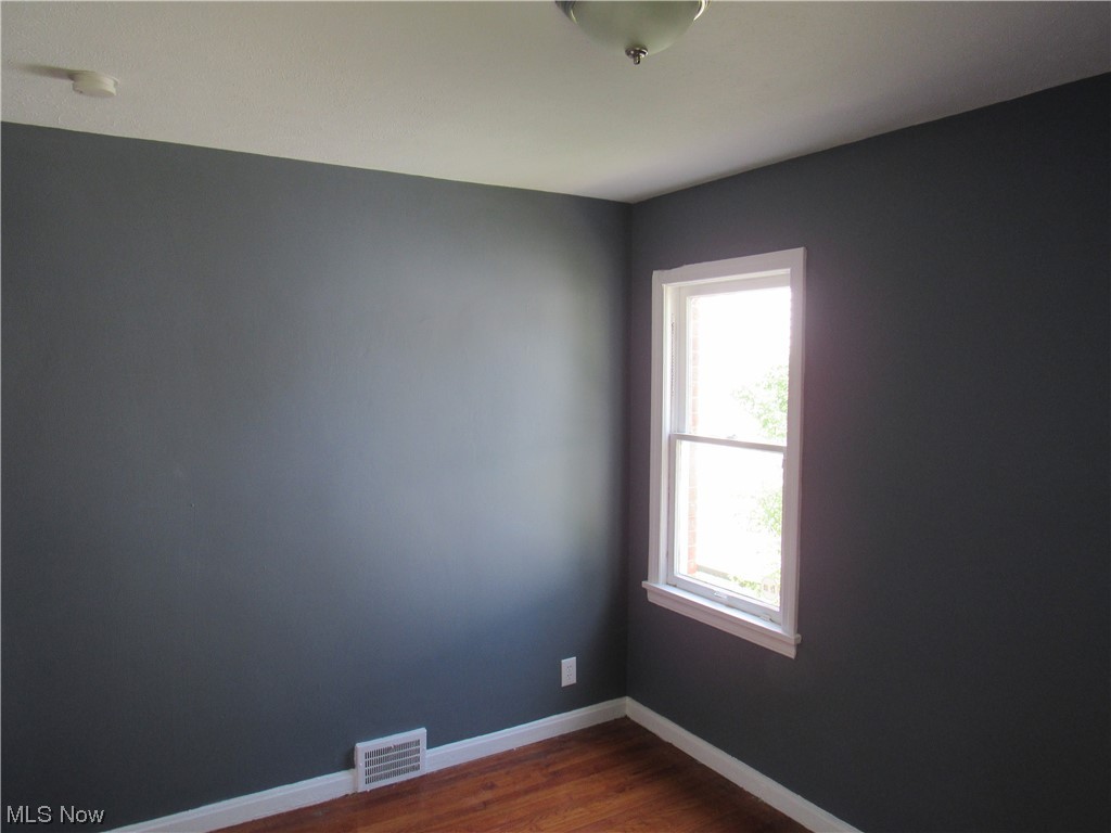 1901 Staunton Road Cleveland, OH 44118 - Photo 20 of 27 Bedroom 2