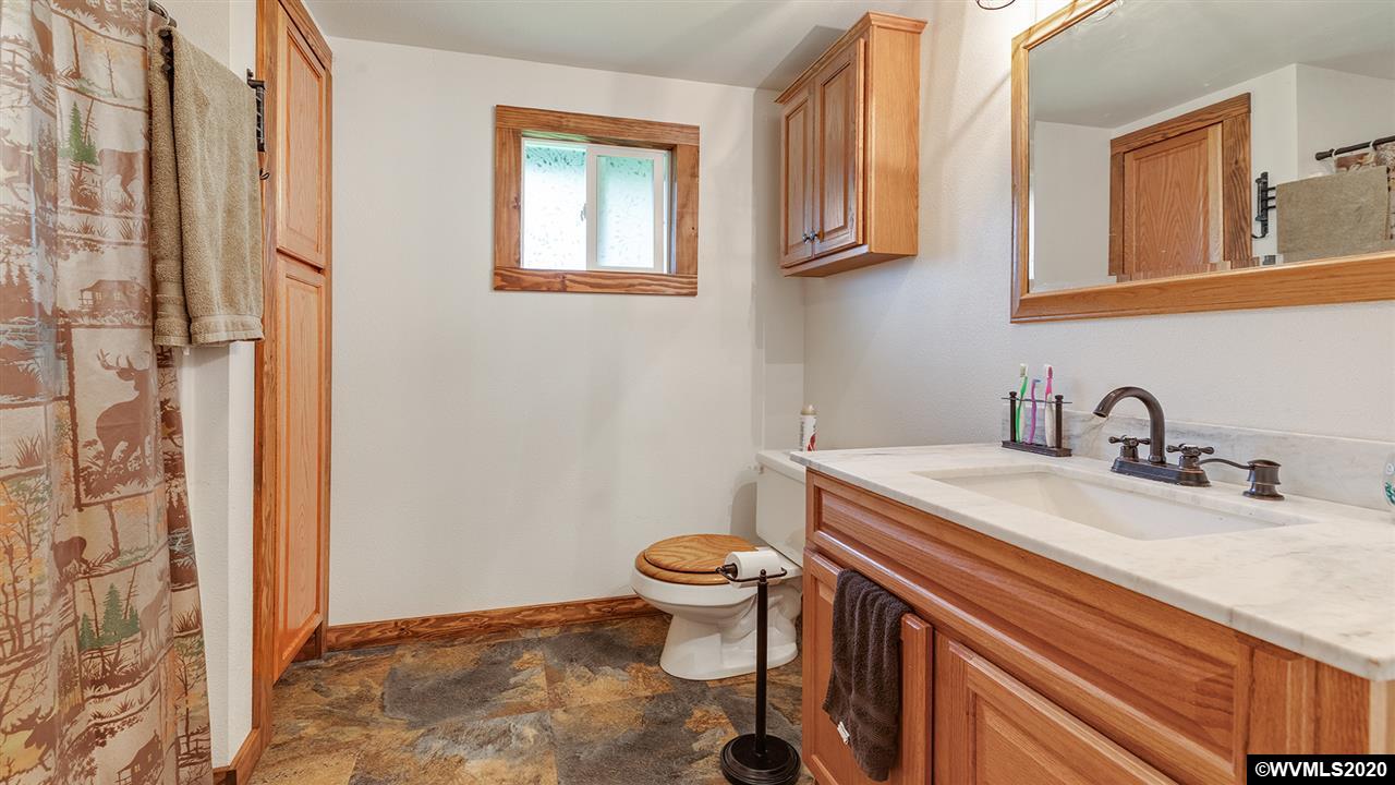 30630 Fairview Road Lebanon, OR 97355 - Photo 13 of 32 Gallery Image 13