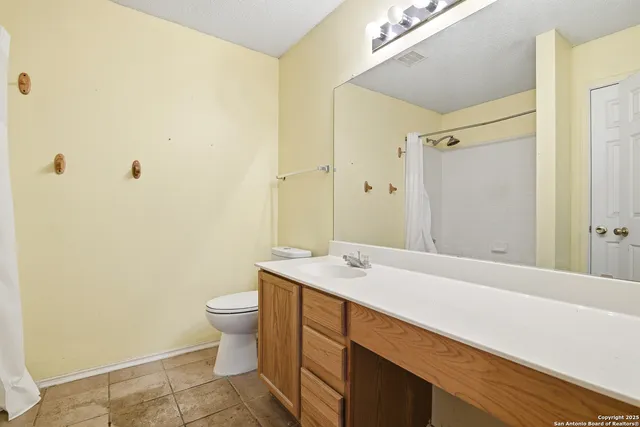 $200,000 | 9855 Foxmoor Creek, San Antonio, TX 78245