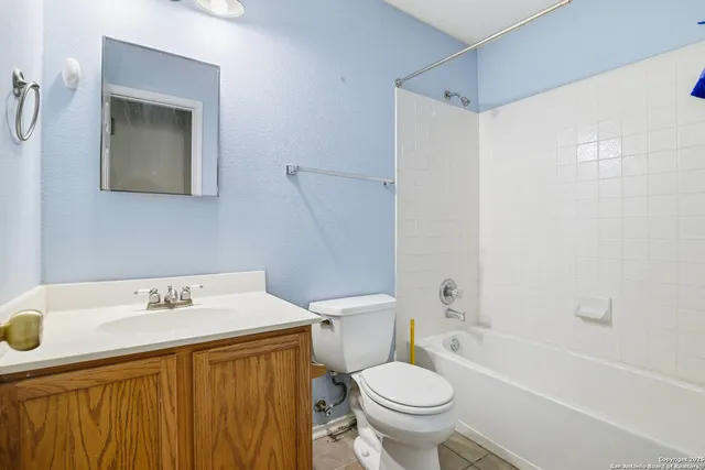 $200,000 | 9855 Foxmoor Creek, San Antonio, TX 78245