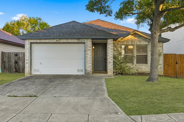 $200,000 | 9855 Foxmoor Creek, San Antonio, TX 78245