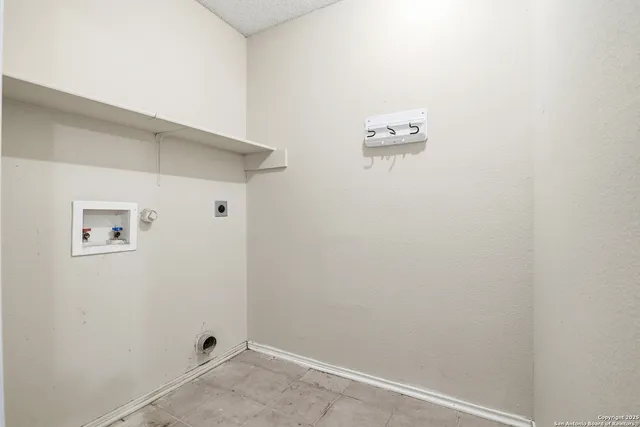 $200,000 | 9855 Foxmoor Creek, San Antonio, TX 78245