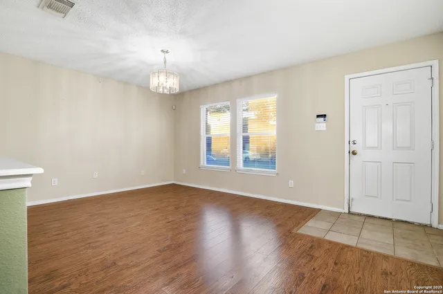 $200,000 | 9855 Foxmoor Creek, San Antonio, TX 78245