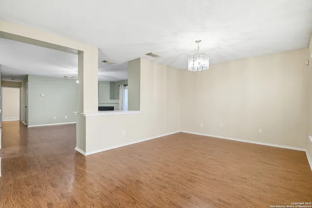 $200,000 | 9855 Foxmoor Creek, San Antonio, TX 78245