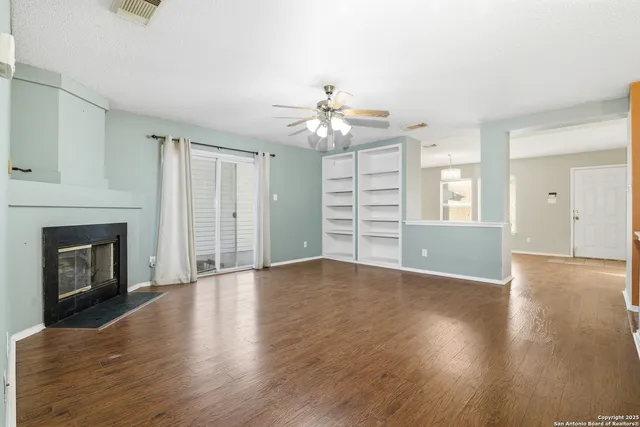 $200,000 | 9855 Foxmoor Creek, San Antonio, TX 78245