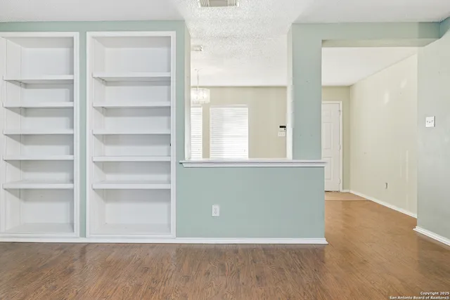 $200,000 | 9855 Foxmoor Creek, San Antonio, TX 78245