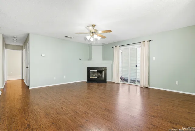 $200,000 | 9855 Foxmoor Creek, San Antonio, TX 78245