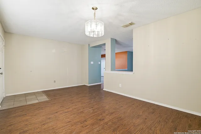 $200,000 | 9855 Foxmoor Creek, San Antonio, TX 78245