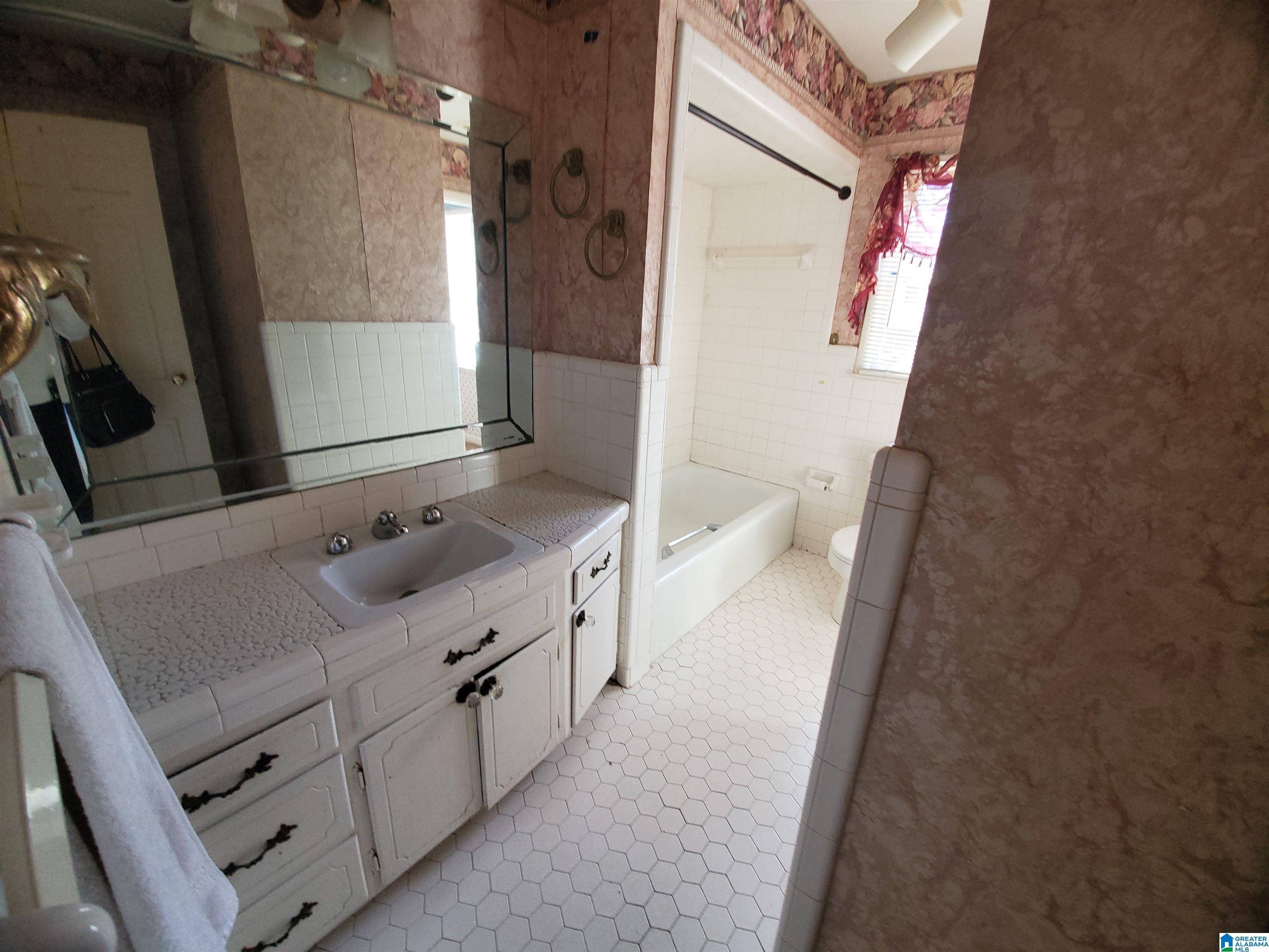 421 Sun Valley Road Birmingham, AL 35215 - Photo 10 of 18