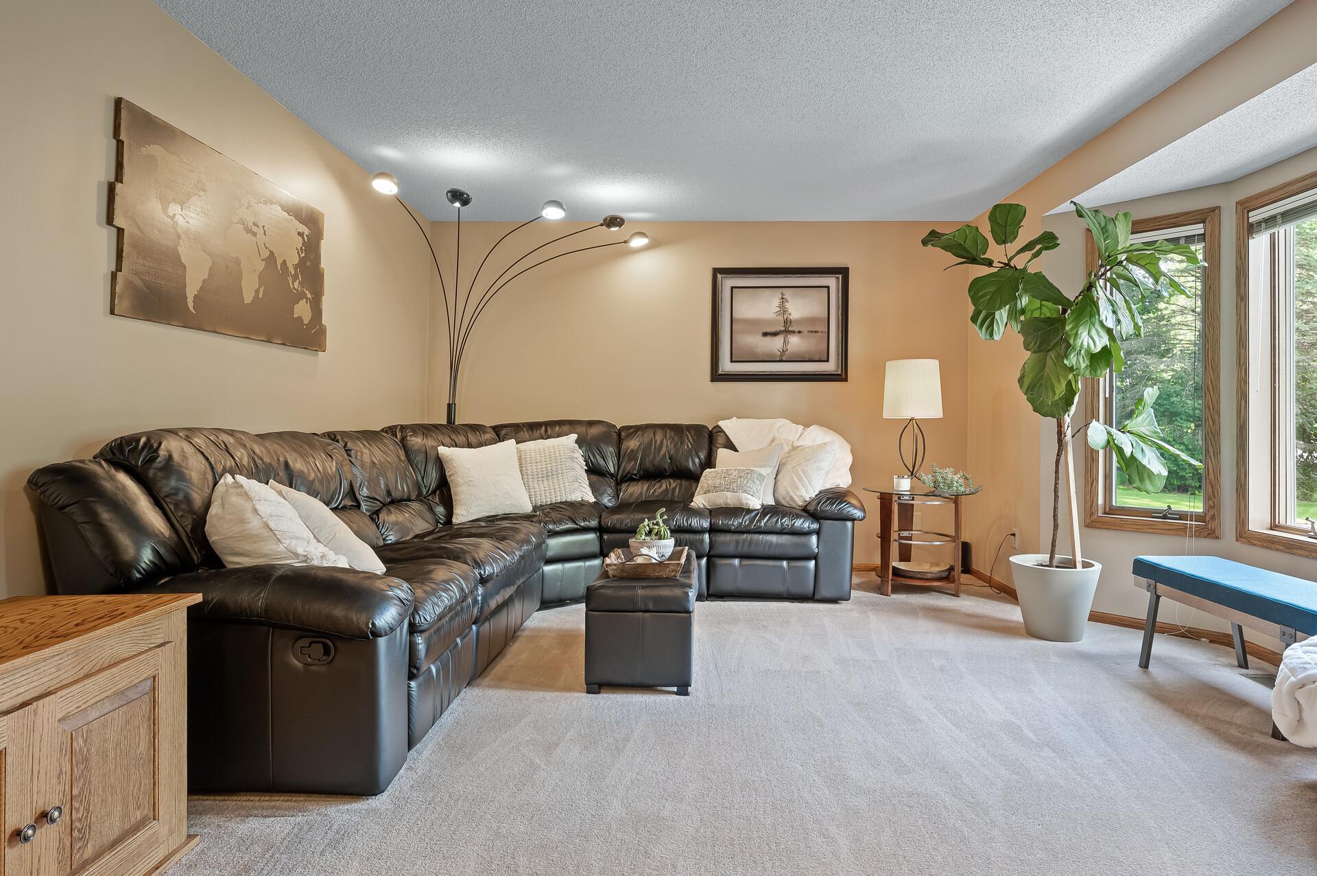 630 Burlington Road St. Paul, MN 55119 - Photo 3 of 33 Gallery Image 3