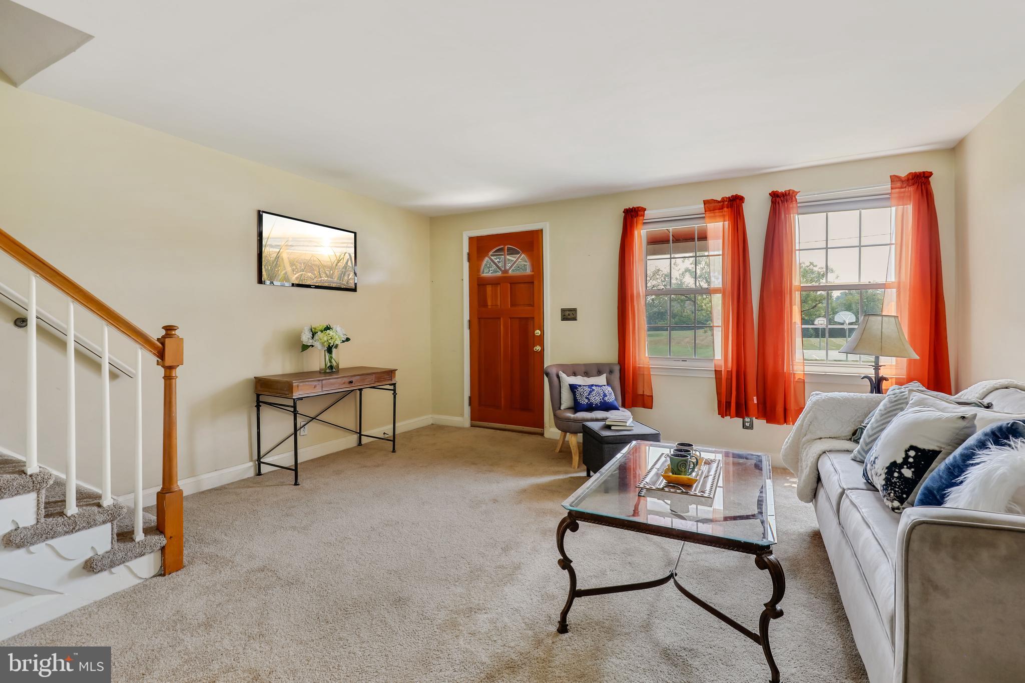 1166 Elm Road Baltimore, MD 21227 - Photo 5 of 30