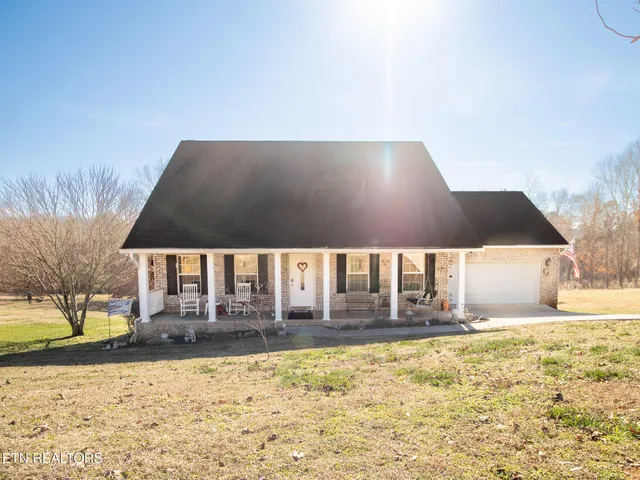 $465,000 | 225 Hillsborough Lane, Lenoir City, TN 37772