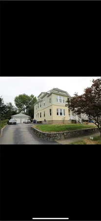 $1,600 | 113 Bartlett Avenue, Unit 3, Cranston, RI 02905