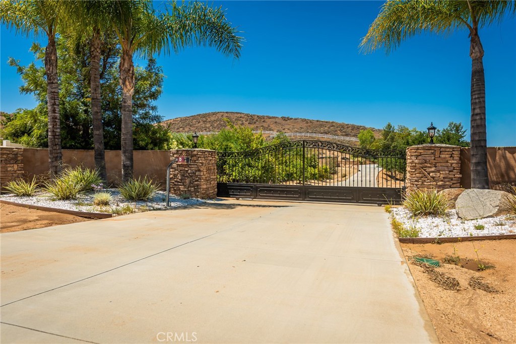 9609 Equestrian Drive Riverside, CA 92503 - Photo 34 of 41