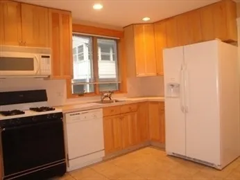 $2,600 | 15 Banks Street, Unit 1, Belmont, MA 02478
