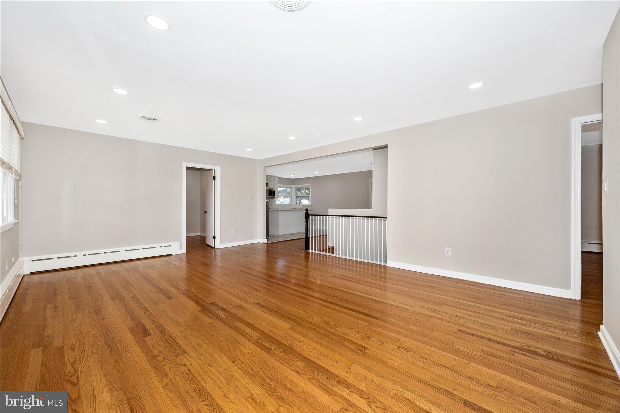 16215 Redland Road Rockville, MD 20855 - Photo 5 of 51 Living Room