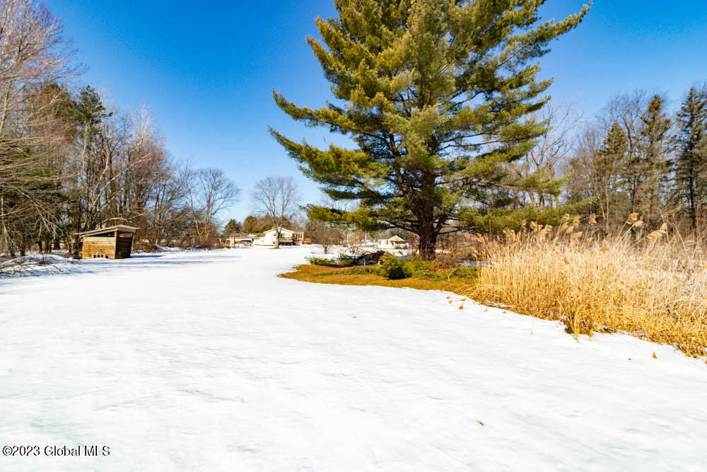 137 Ashdown Road Ballston, NY 12019 - Photo 16 of 64 .