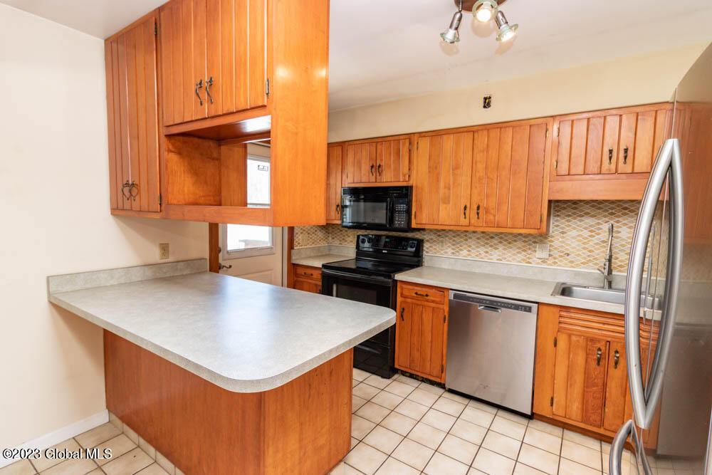 137 Ashdown Road Ballston, NY 12019 - Photo 26 of 64 .