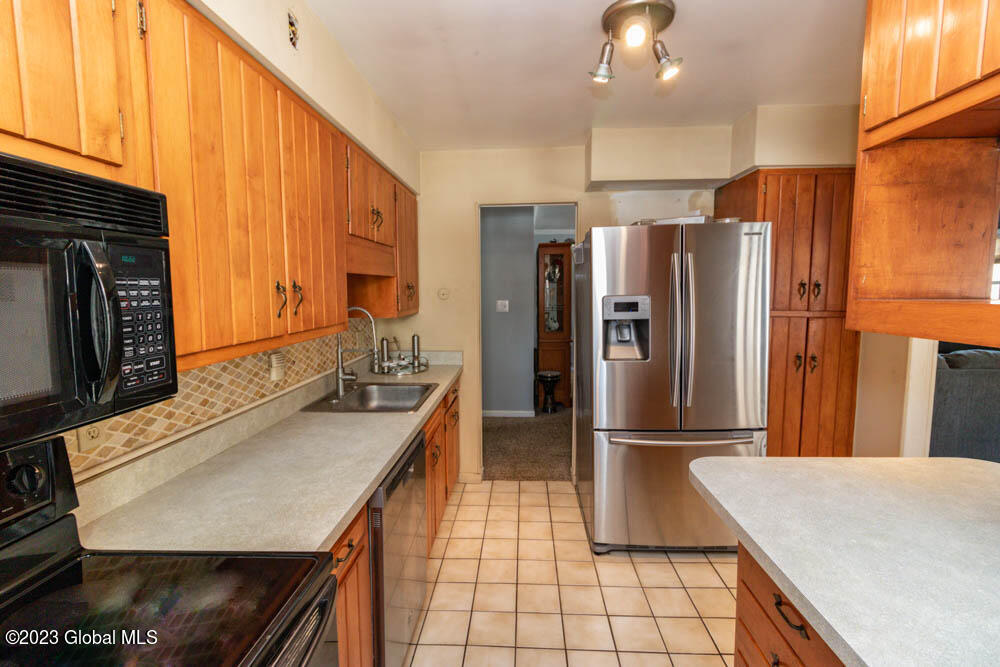 137 Ashdown Road Ballston, NY 12019 - Photo 28 of 64 .