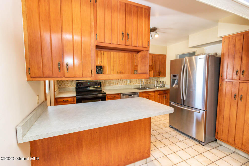 137 Ashdown Road Ballston, NY 12019 - Photo 30 of 64 .