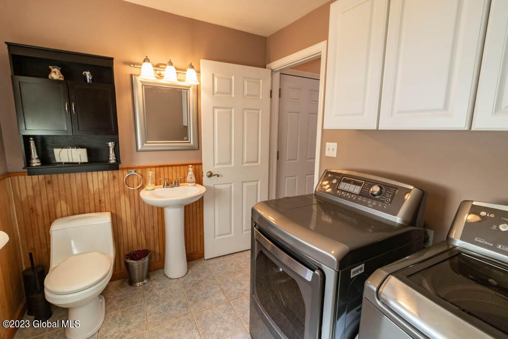 137 Ashdown Road Ballston, NY 12019 - Photo 54 of 64 .