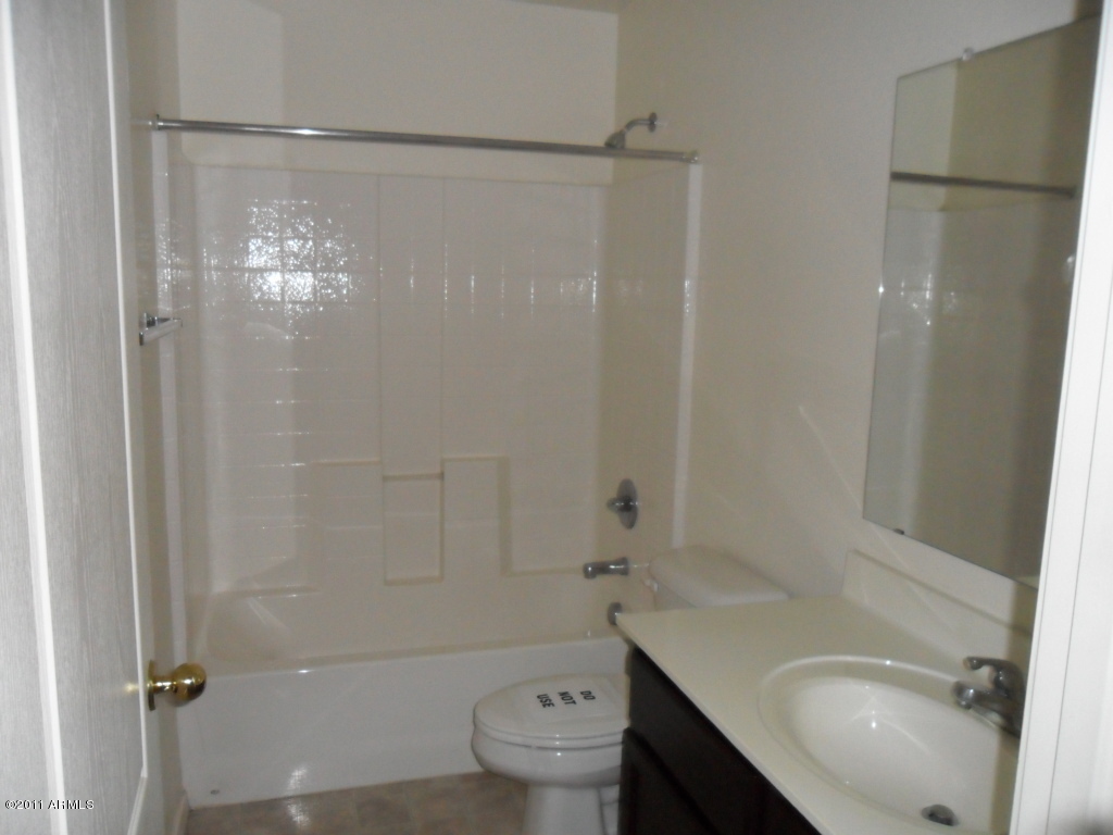 2446 West Gaby Road Phoenix, AZ 85041 - Photo 12 of 21 bath 3