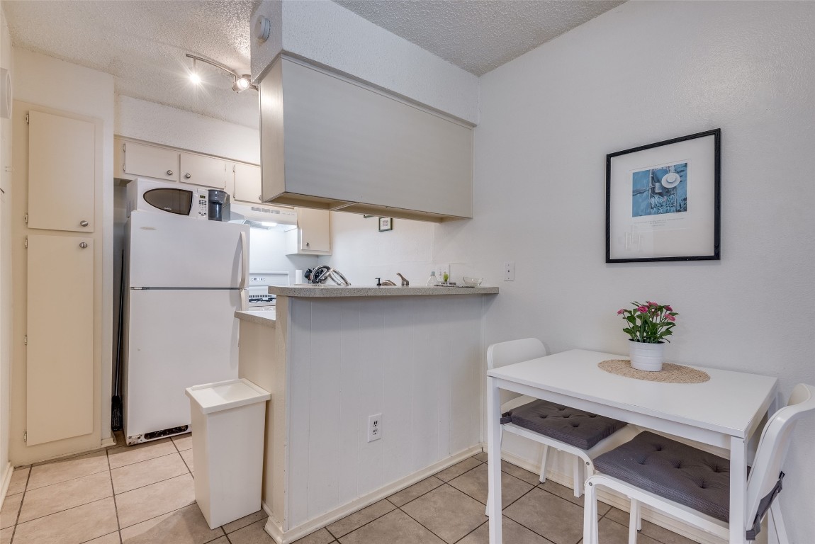 516 East 40th Street Austin, TX 78751 - Photo 3 of 11