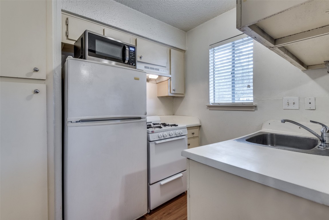 516 East 40th Street Austin, TX 78751 - Photo 4 of 11