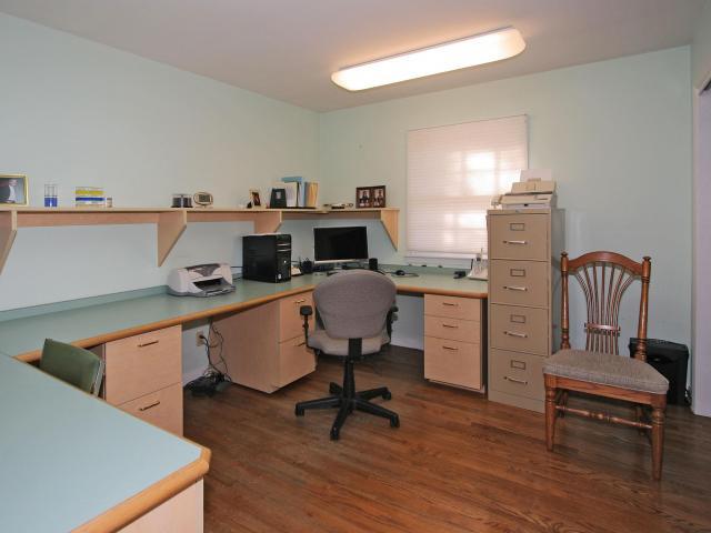 8750 Staghorn Road Indianapolis, IN 46260 - Photo 8 of 12 Gallery Image 8