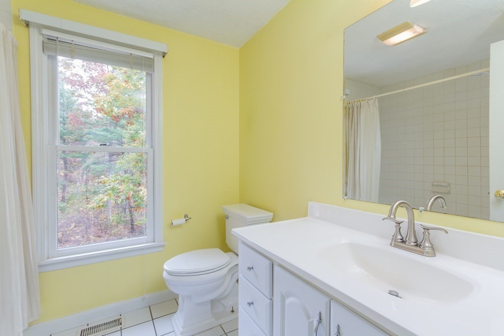 40 Ridge Road Pepperell, MA 01463 - Photo 19 of 32