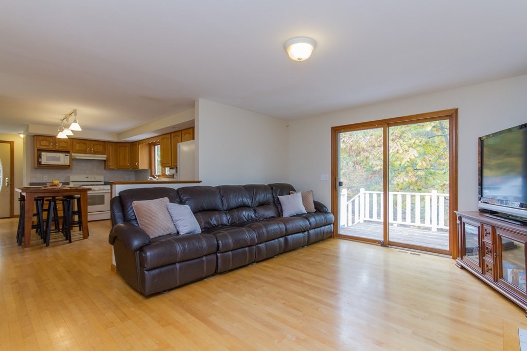 40 Ridge Road Pepperell, MA 01463 - Photo 9 of 32