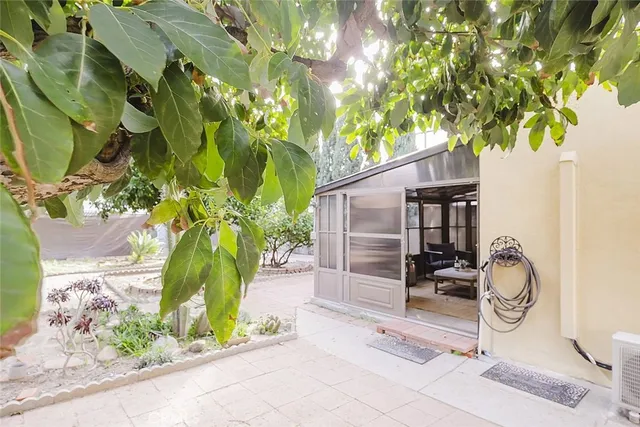 $1,430,000 | 520 North Howard Street, Glendale, CA 91206