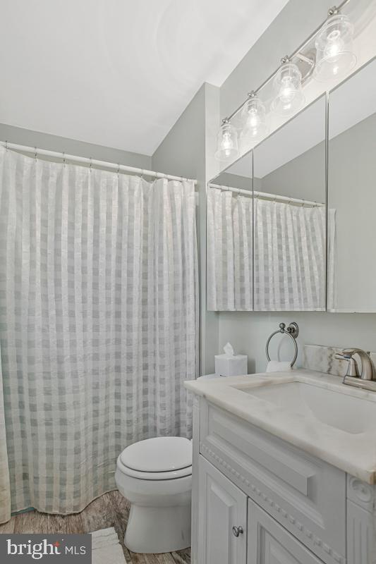 91 Scotts Cove Road Edgewater, MD 21037 - Photo 18 of 40 Bright and airy bathroom retreat.