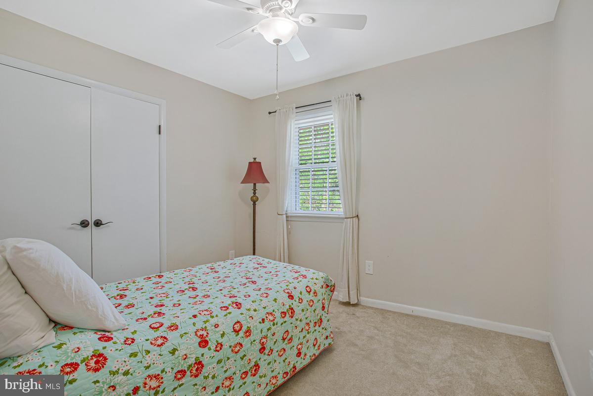 91 Scotts Cove Road Edgewater, MD 21037 - Photo 22 of 40 Bright and inviting bedroom retreat.