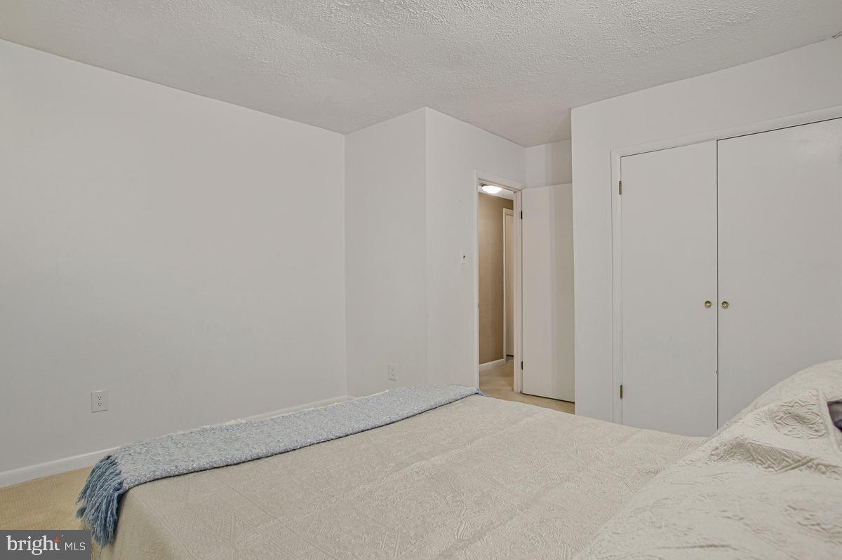 91 Scotts Cove Road Edgewater, MD 21037 - Photo 27 of 40 Bright and airy bedroom retreat.