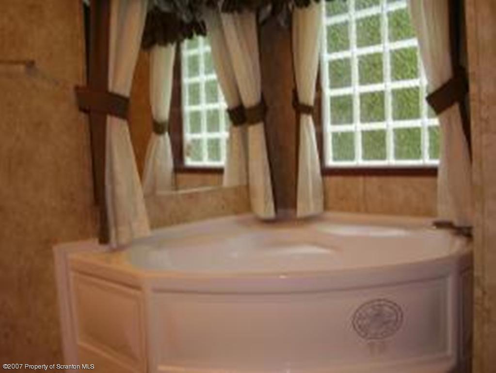 25 Rustic Acres Road Dillsburg, PA 17019 - Photo 5 of 6 MASTER BATH