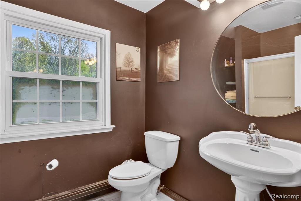 17301 Donohue Road Pinckney, MI 48169 - Photo 27 of 40