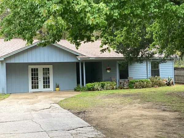 $1,950 | 285 Willow Avenue, Freeport, FL 32439