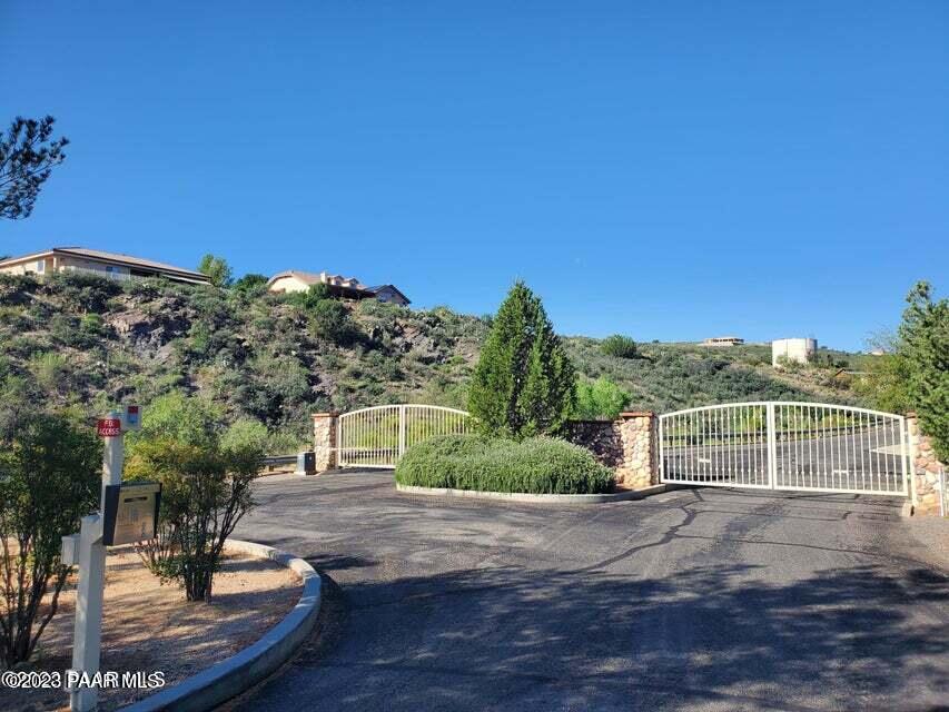 15760 East Broken Bit Road Mayer, AZ 86333 - Photo 8 of 19 Day Break Front Gate