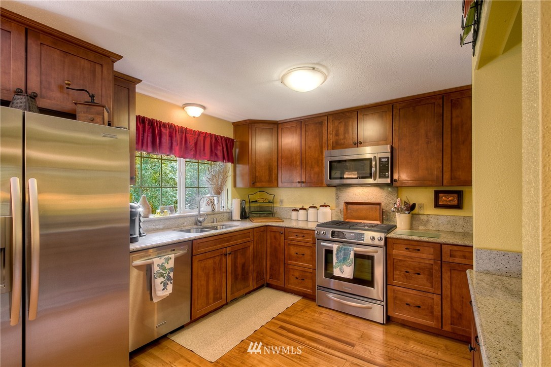7034 Johnson Point Road Northeast Olympia, WA 98516 - Photo 8 of 25 Gallery Image 8