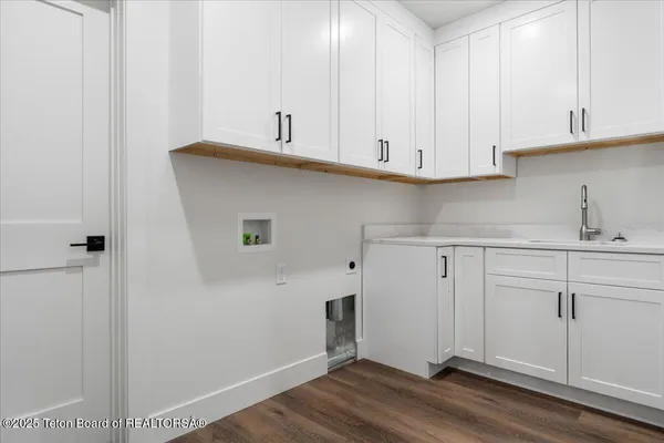 $995,000 | 8866 Avery Drive, Victor, ID 83455