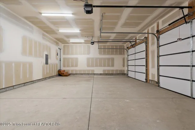 $995,000 | 8866 Avery Drive, Victor, ID 83455