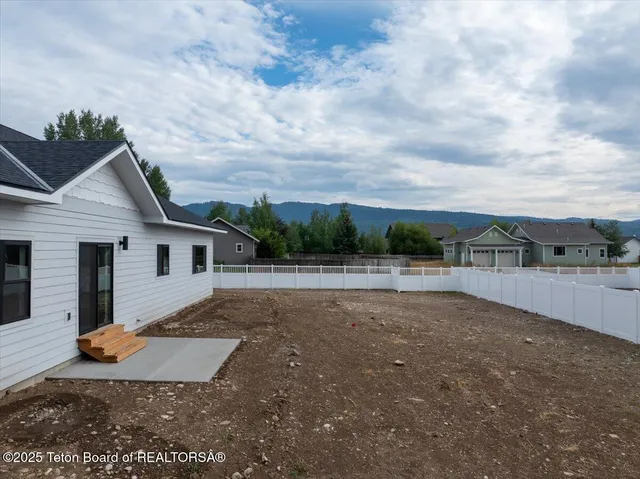 $995,000 | 8866 Avery Drive, Victor, ID 83455